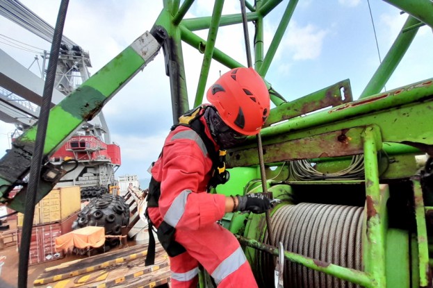 Crane Inspection Services Pakistan by CEAF TECH inspecting industrial cranes for safety, structural integrity, and compliance.