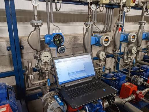 Industrial Calibration Services Pakistan by CEAF TECH calibrating industrial measuring instruments for accurate and reliable performance.